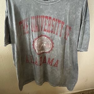University OF Alabama tshirt.